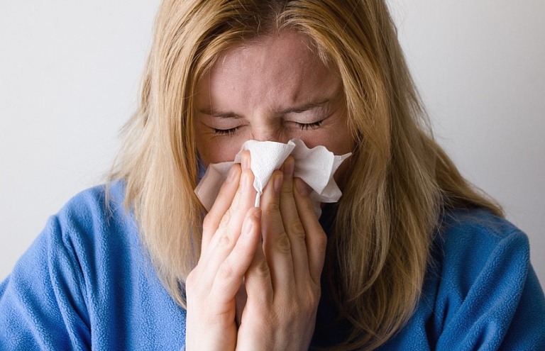 感冒併發肺炎易讓老人致死，無流感疫苗的空窗期如何自保？